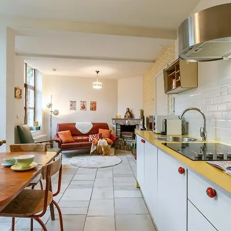 Huswell - Retro With A Cozy Garden * Gent